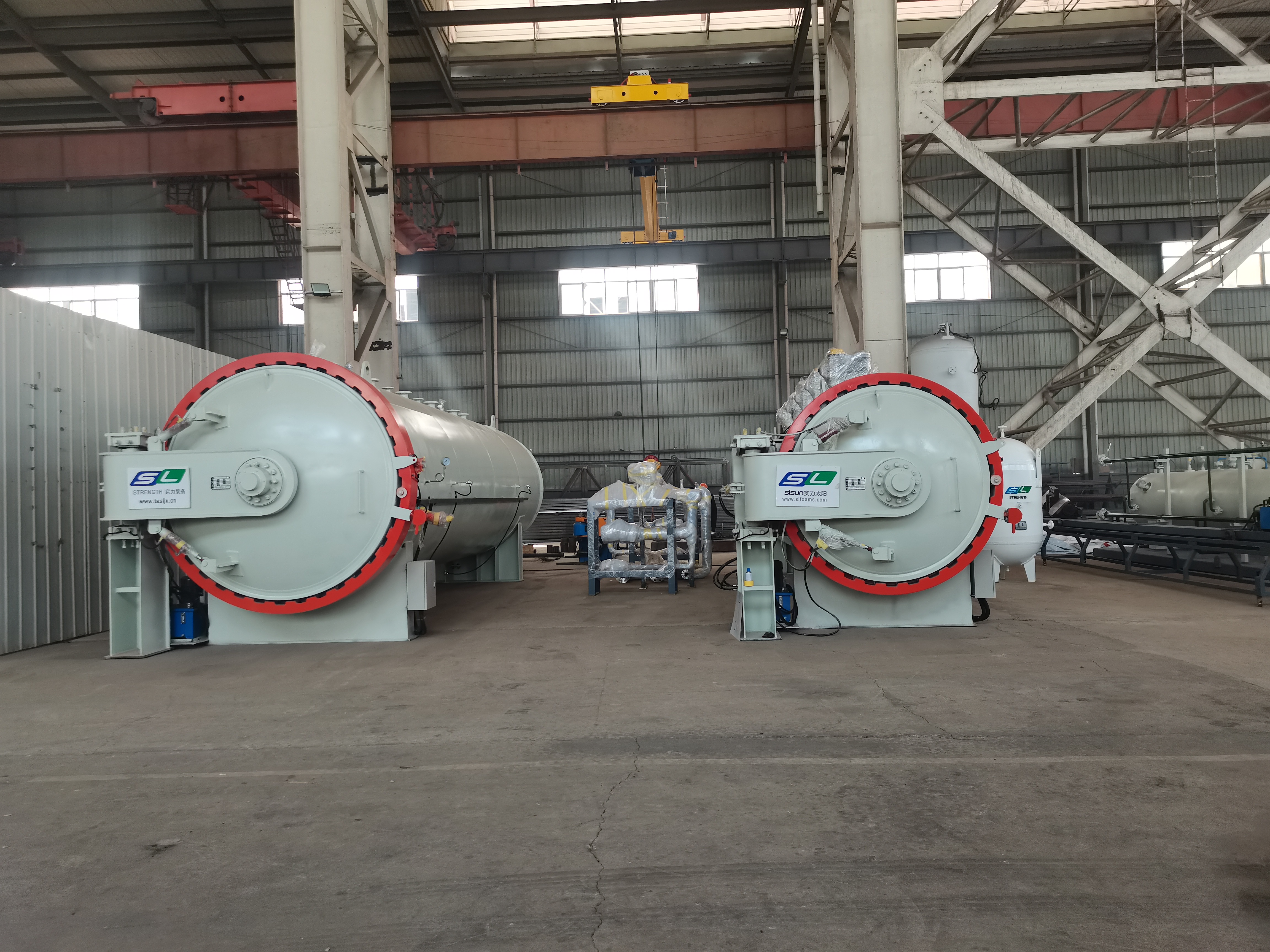DN2000、DN2400兩臺新材料熱壓罐發(fā)往江蘇